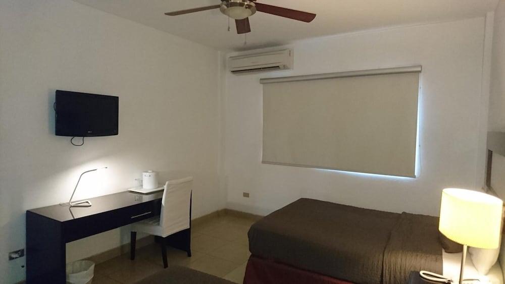 Hotel Brandts Los Robles De San Juan Манагуа Экстерьер фото