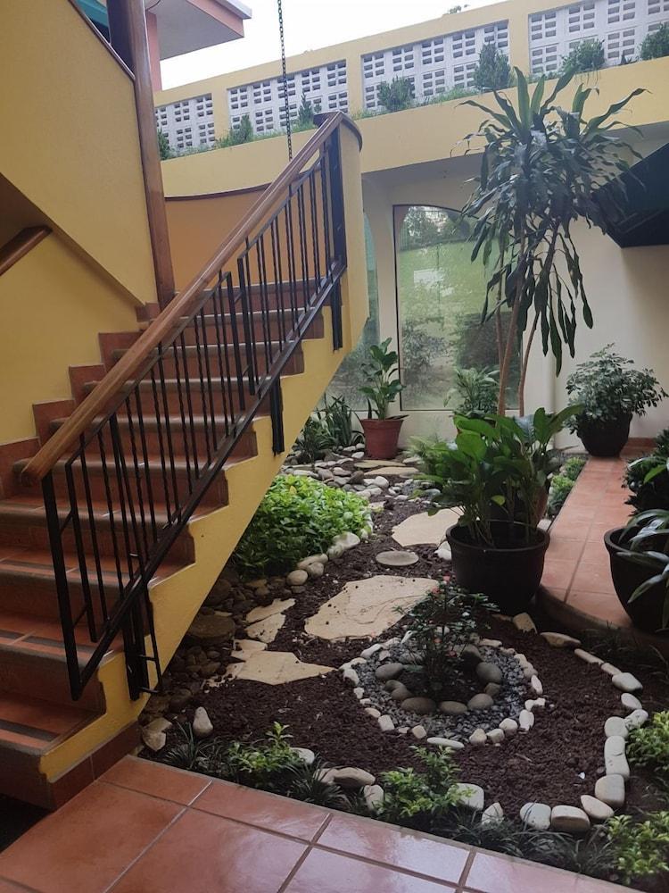 Hotel Brandts Los Robles De San Juan Манагуа Экстерьер фото