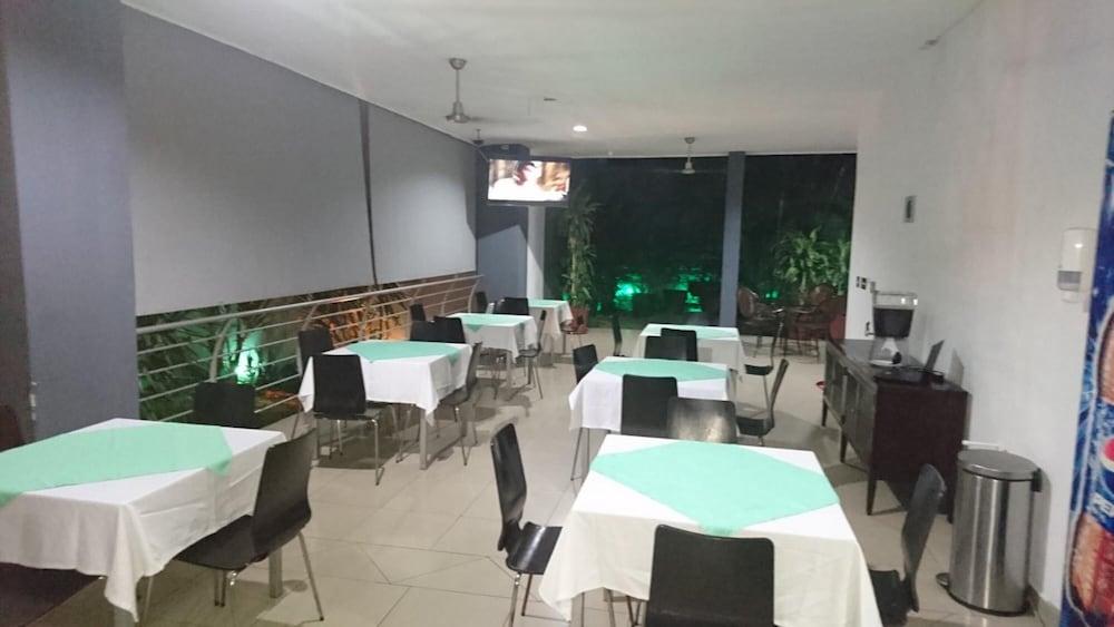 Hotel Brandts Los Robles De San Juan Манагуа Экстерьер фото
