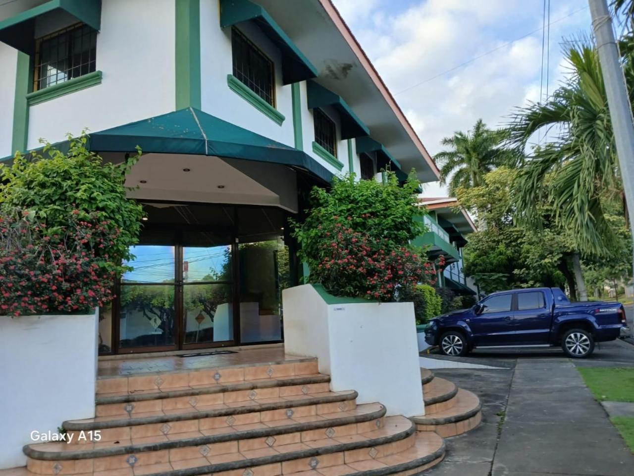 Hotel Brandts Los Robles De San Juan Манагуа Экстерьер фото