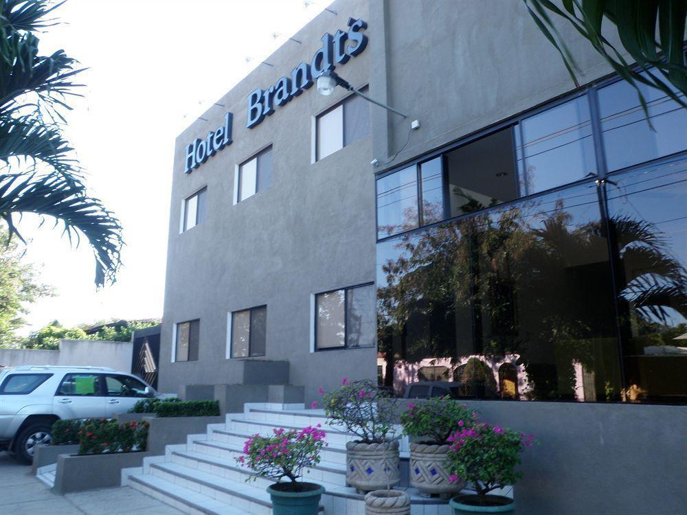 Hotel Brandts Los Robles De San Juan Манагуа Экстерьер фото