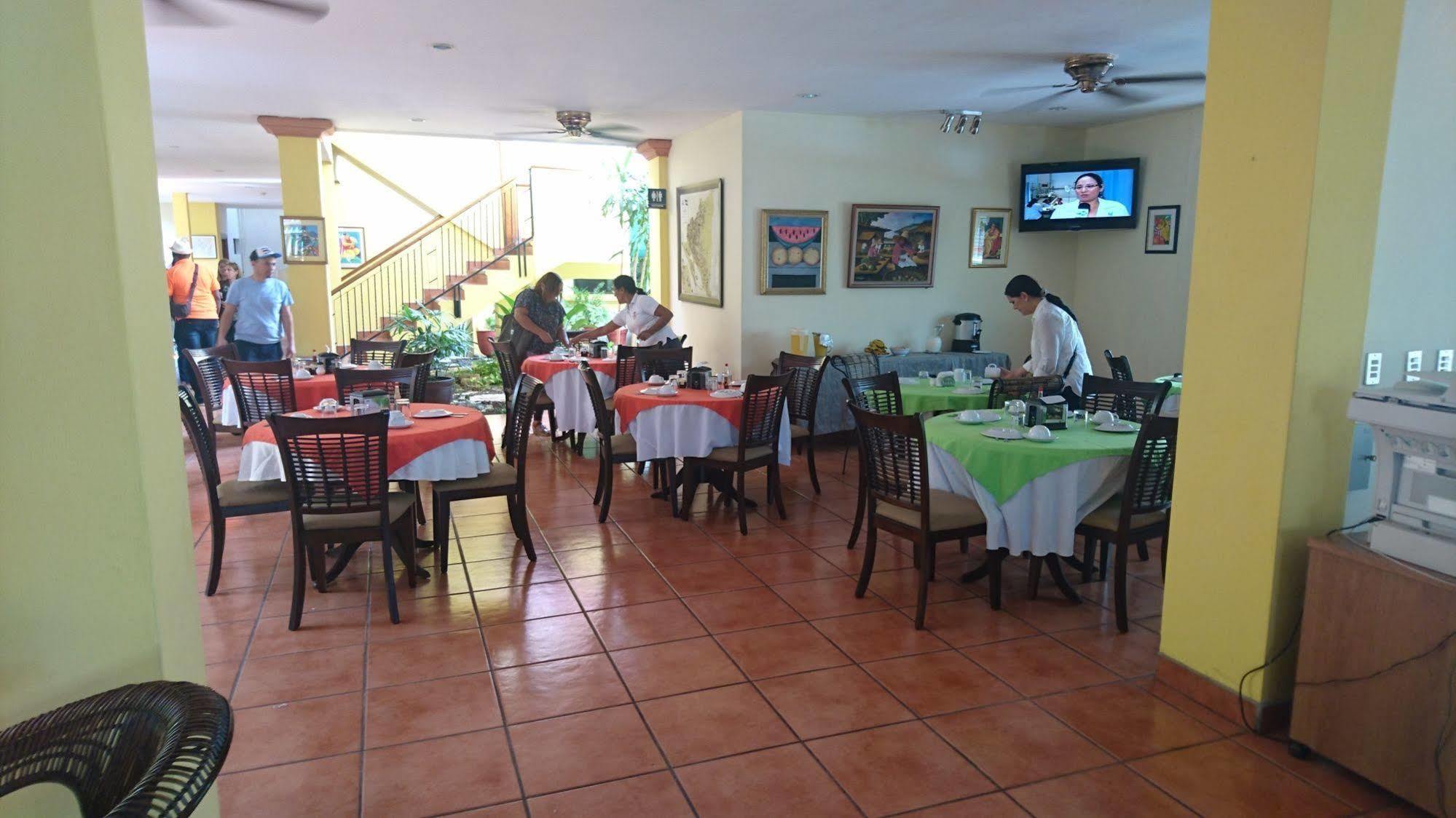 Hotel Brandts Los Robles De San Juan Манагуа Экстерьер фото