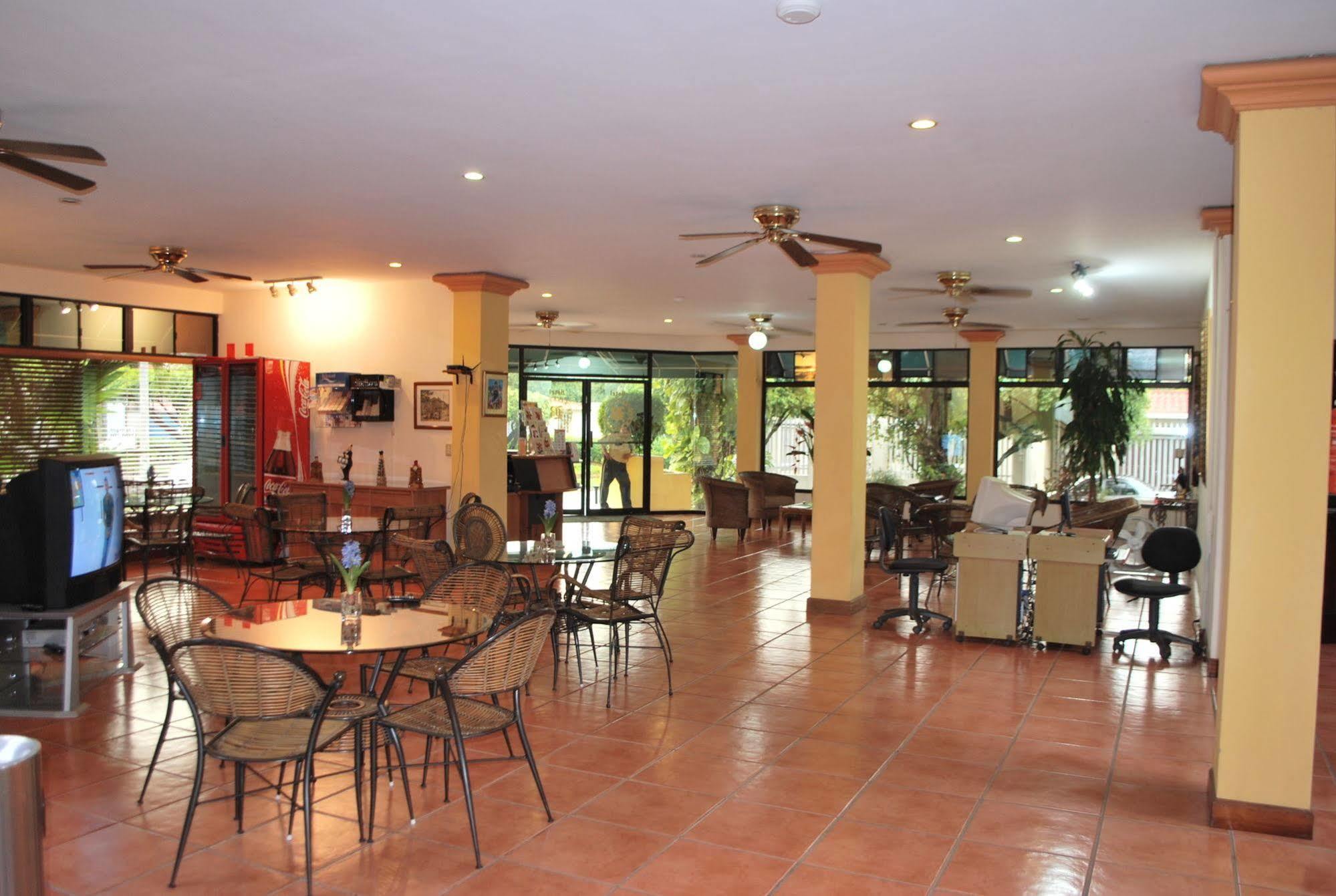 Hotel Brandts Los Robles De San Juan Манагуа Экстерьер фото